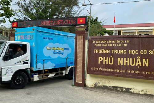 Chuyến xe Thư viện thông minh lưu động ngày 17/04/2025 tại Trường THCS Phú Nhuận, huyện Cai Lậy